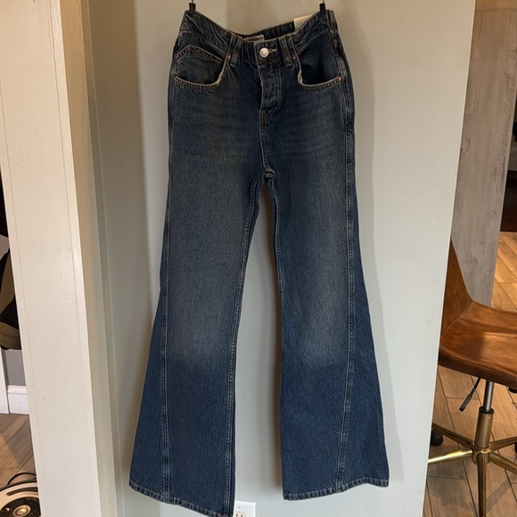 NEW Free People We The Free Expert Advice Mid Rise Flare - Picture 3 of 6